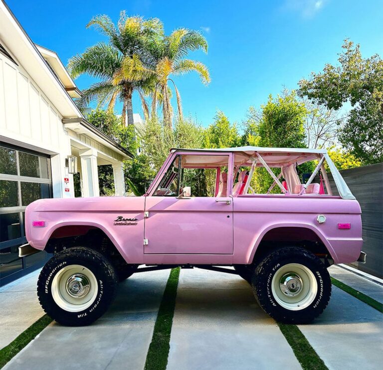 Pink Broncos - A Stylish Twist on Classic Off-Roading